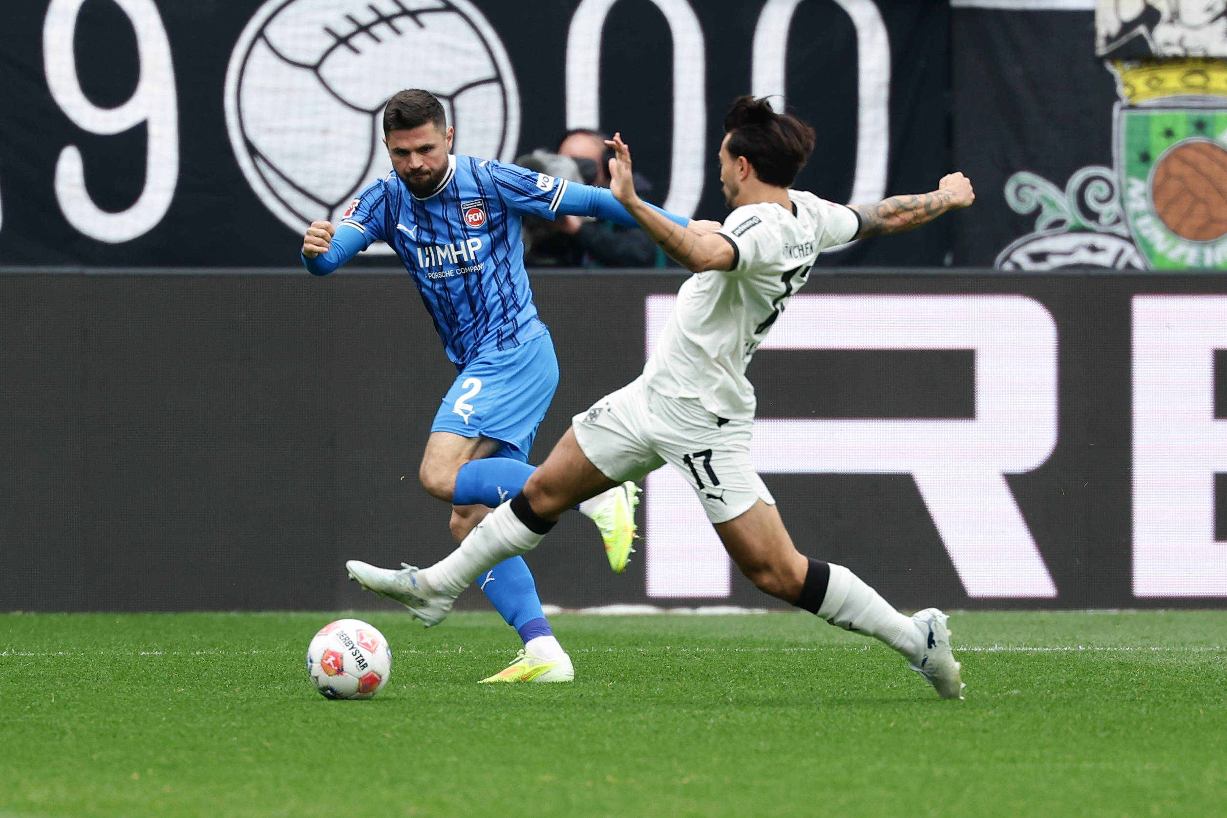 (体育)足球——德甲:门兴格拉德巴赫平海登海姆