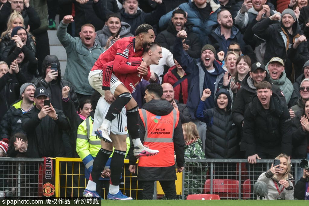 曼联防线“及时雨”!马丁内斯、多古火线复出,阿莫林冲刺欧冠添底气